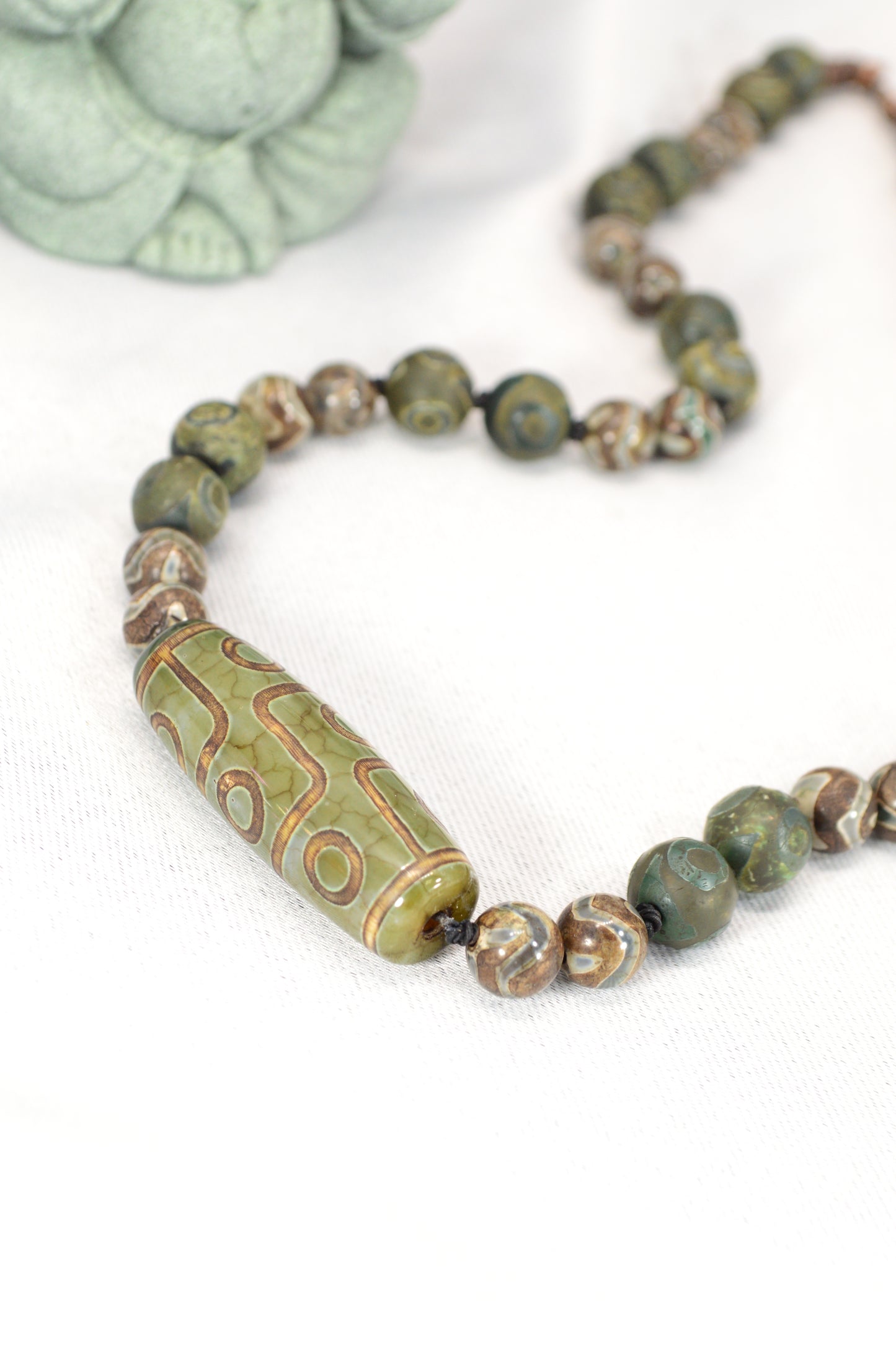 Green Tibetan Dzi Bead Necklace – Boho Spiritual Amulet for Grounding & Balance