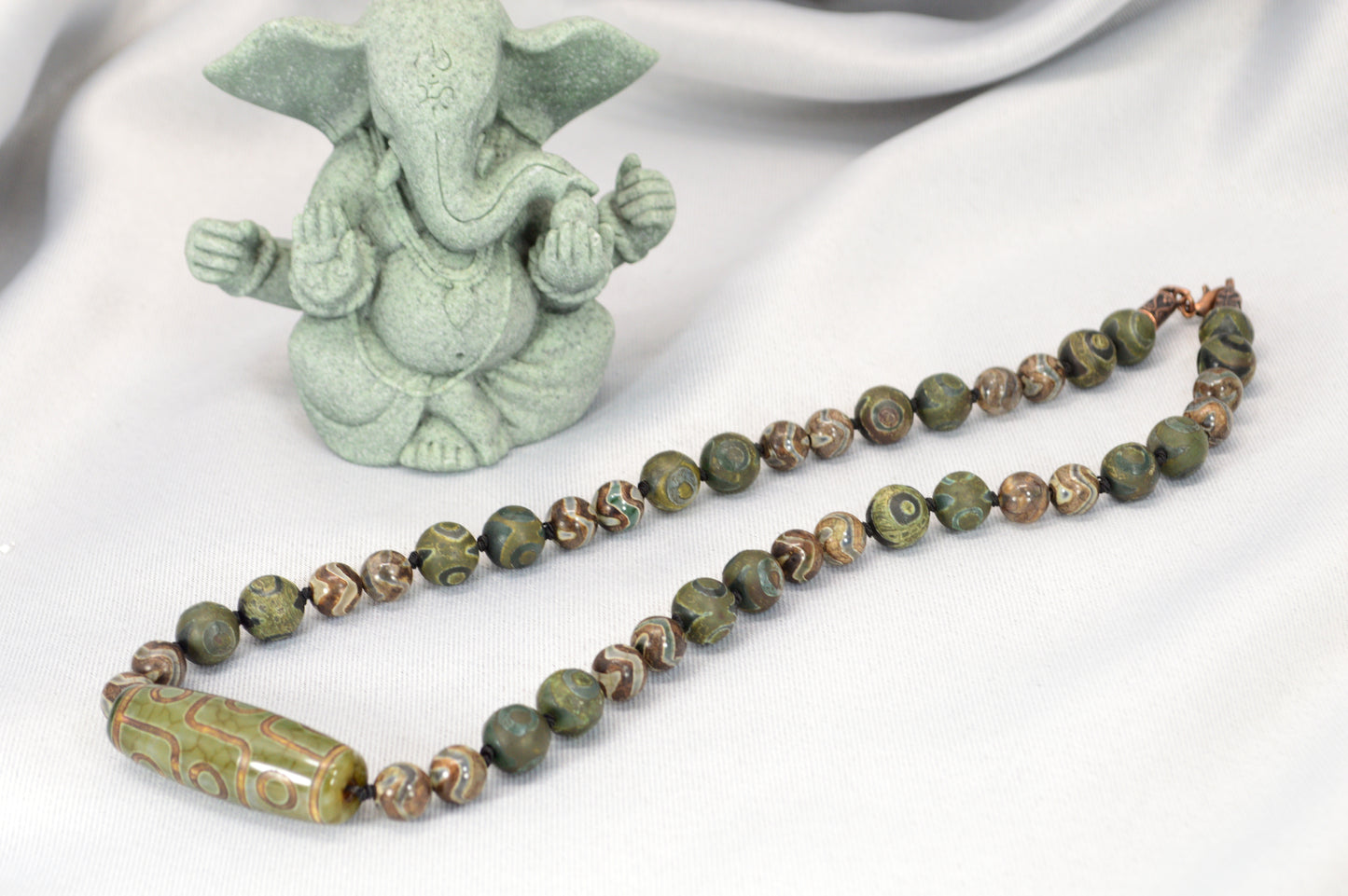Green Tibetan Dzi Bead Necklace – Boho Spiritual Amulet for Grounding & Balance
