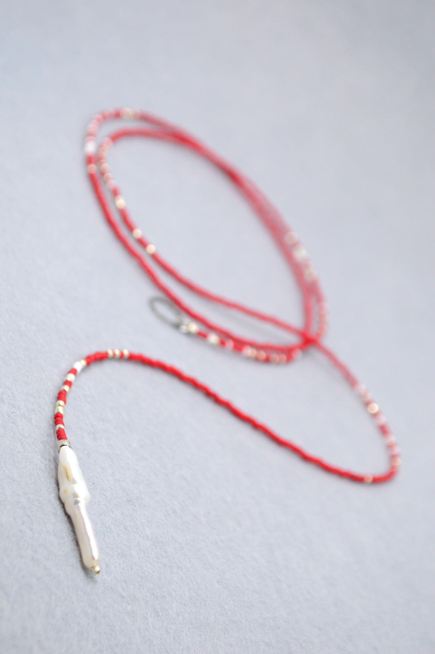 Blue & Red Beaded Pearl Lariat Necklace | Estibela