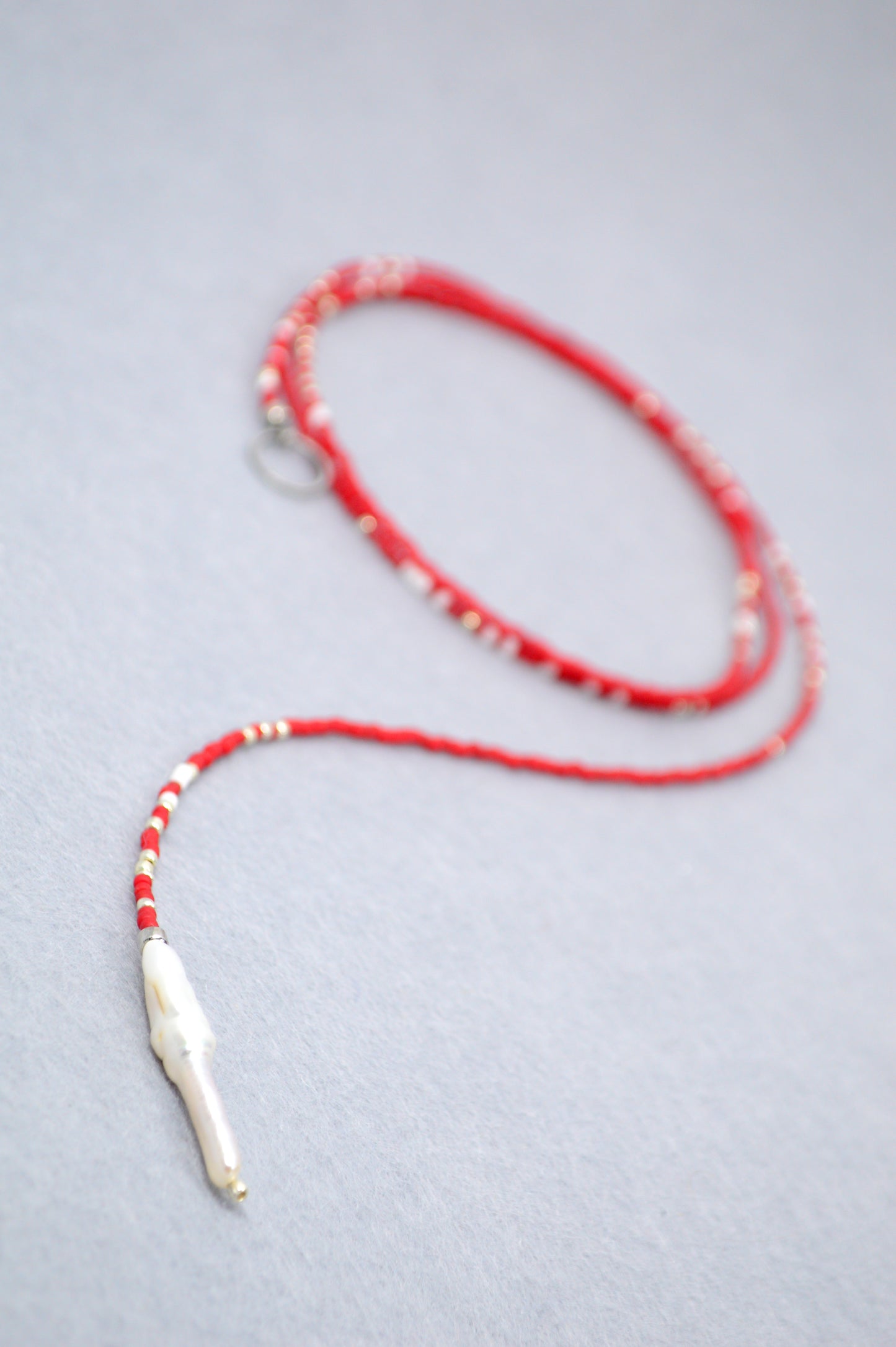 Blue & Red Beaded Pearl Lariat Necklace | Estibela