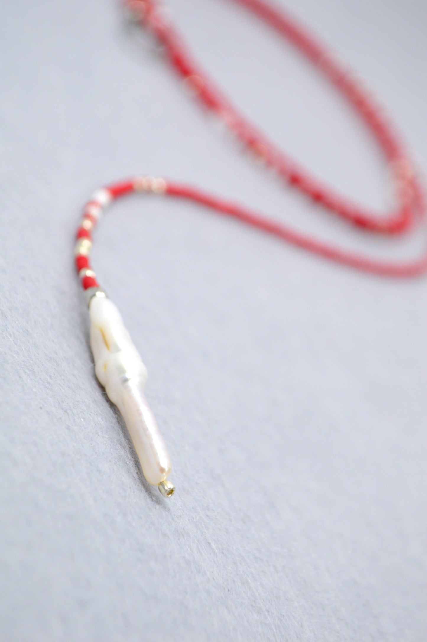 Blue & Red Beaded Pearl Lariat Necklace | Estibela