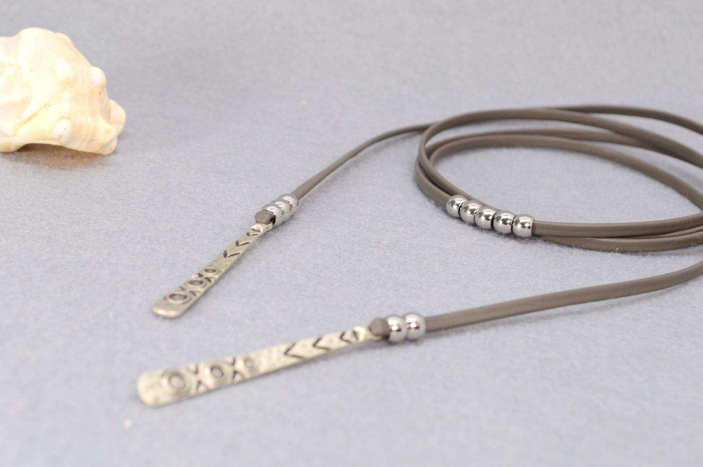 Handmade Leather Wrap Choker Necklace with Metal Bar Ends – Adjustable Boho Festival Jewelry – 3 Colors (Black, Grey, Dark Brown)