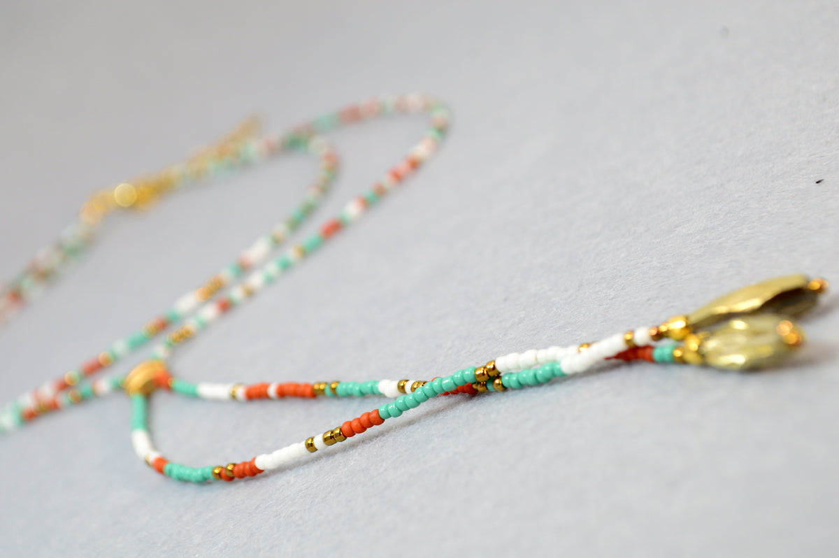 Free Spirit Lariat-Halskette mit smaragdgrünen Perlen