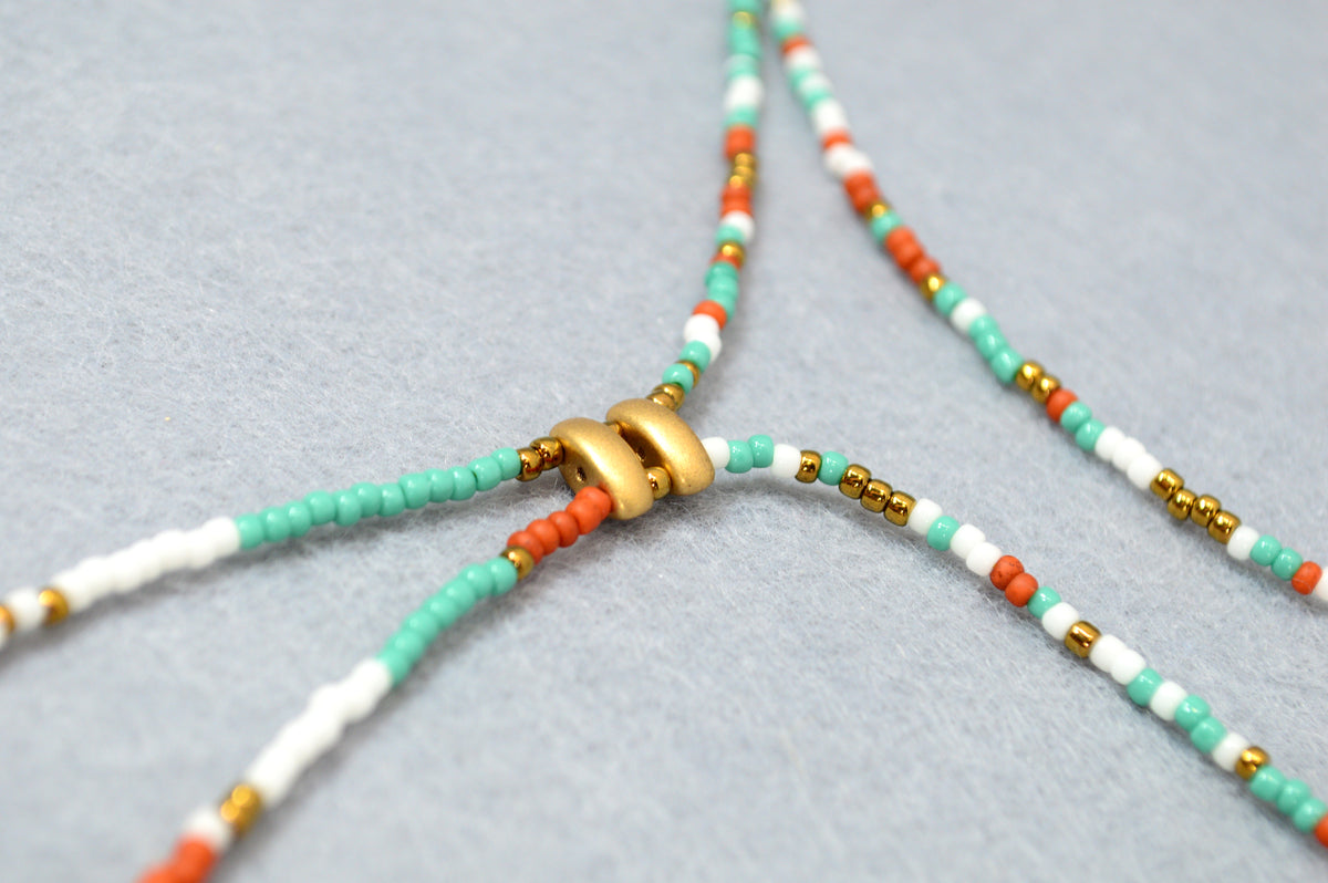 Free Spirit Lariat-Halskette mit smaragdgrünen Perlen
