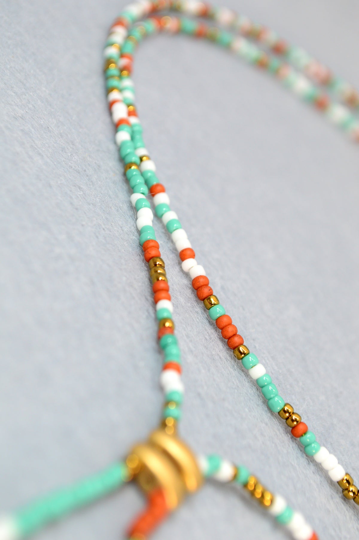 Free Spirit Lariat-Halskette mit smaragdgrünen Perlen