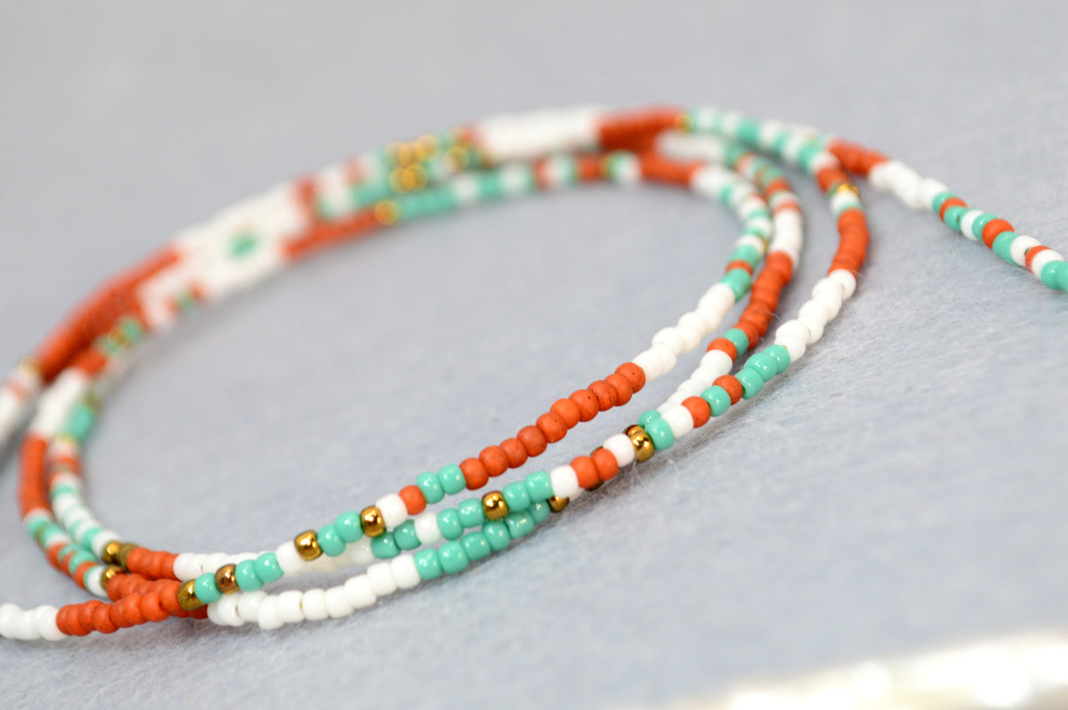 Collier Lariat Coloré en Perles avec Perles d’Eau Douce