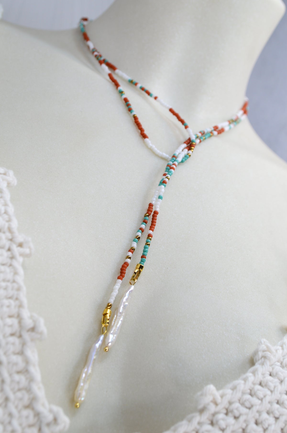 Collier Lariat Coloré en Perles avec Perles d’Eau Douce