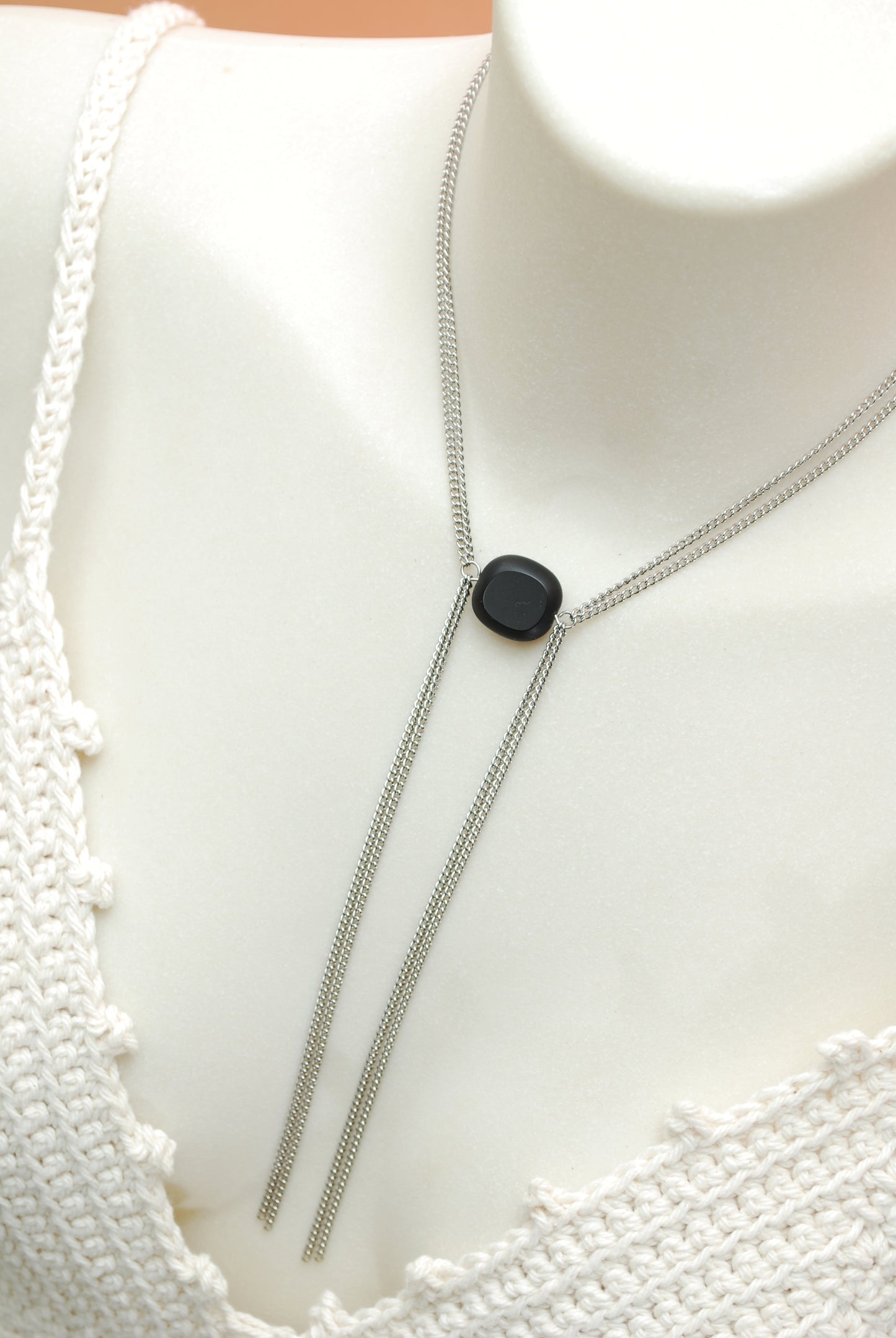 Minimalist Lariat Necklace with Glass Accent