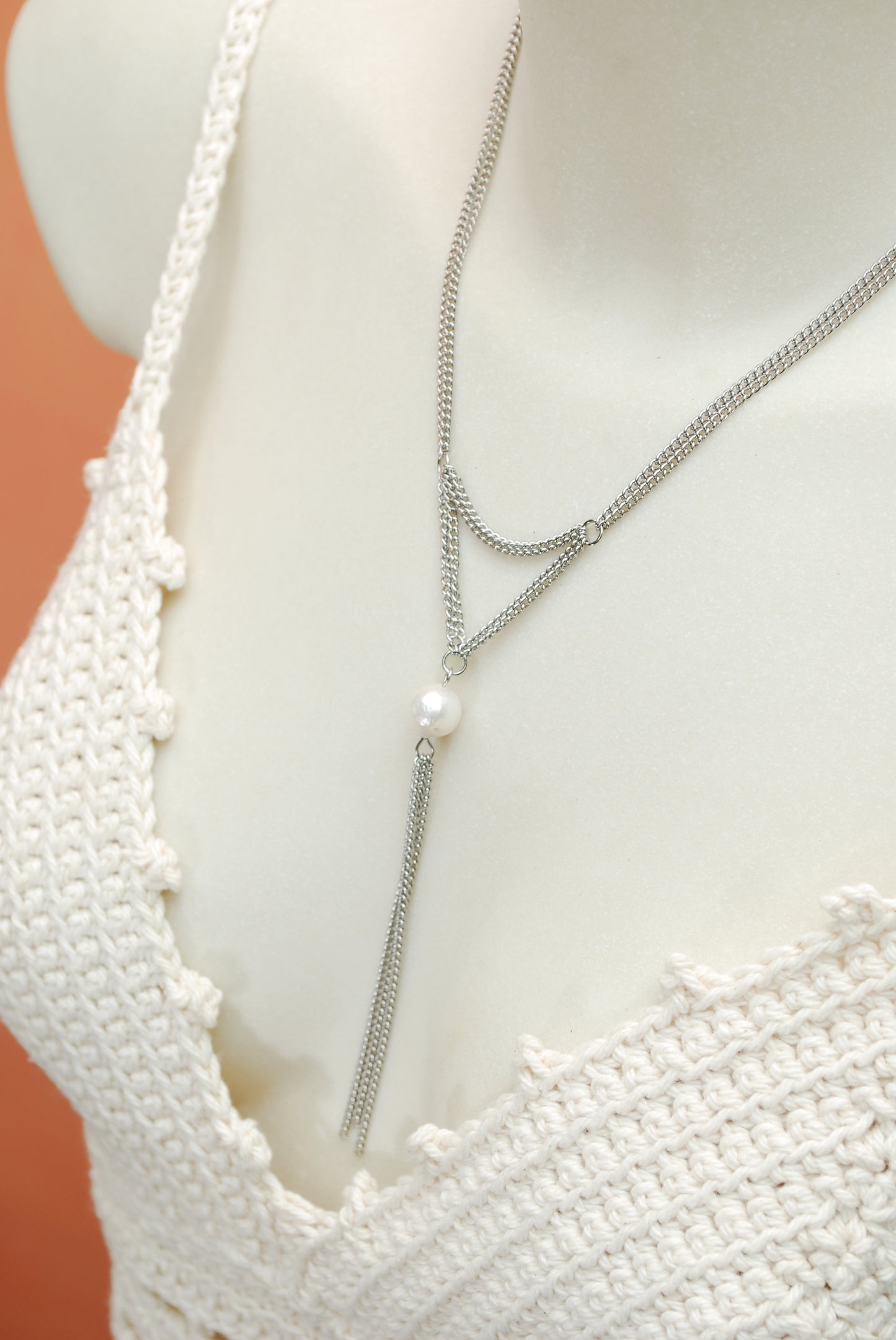 Minimalist Lariat Necklace with Pearl Accent