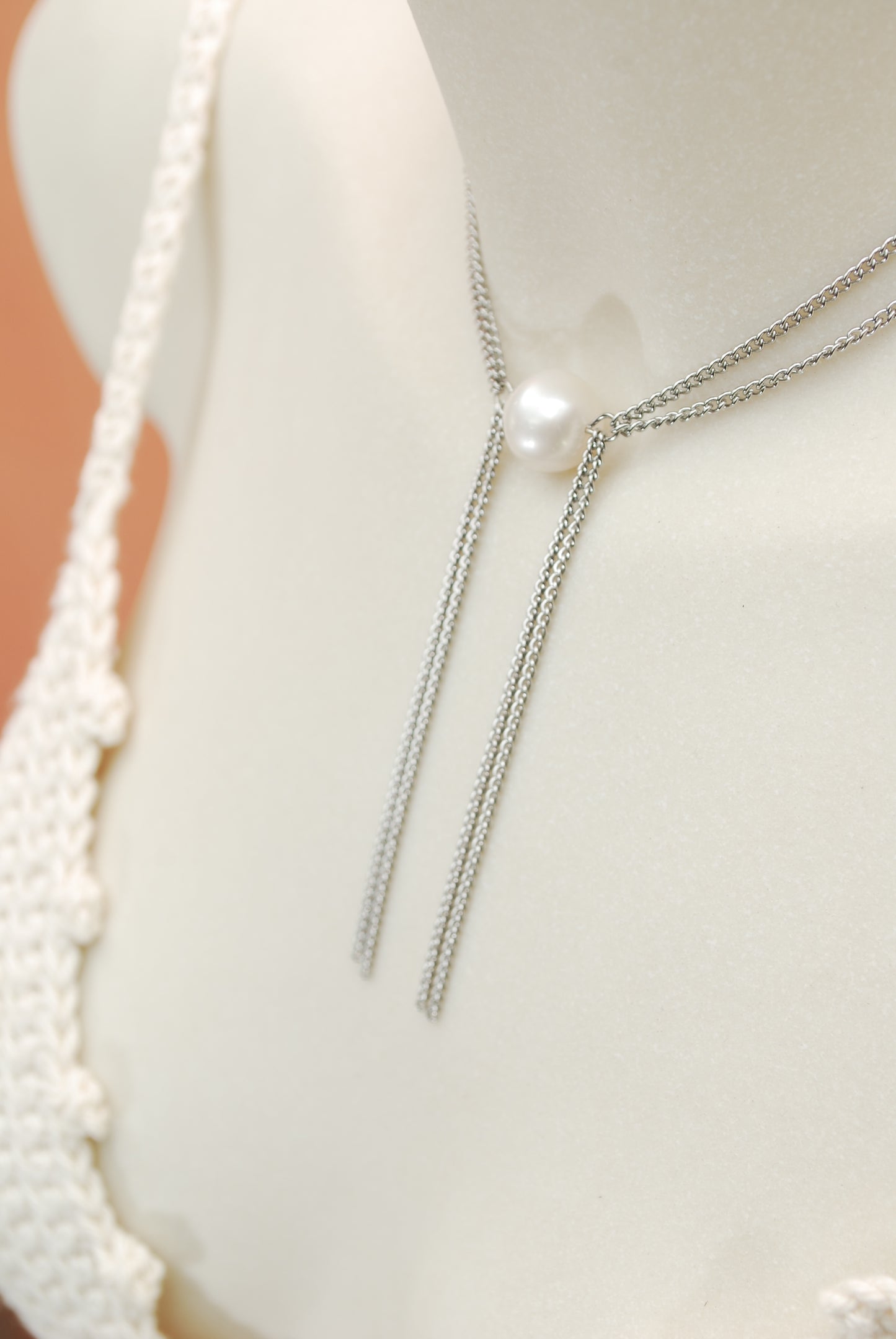 Minimalist Lariat Necklace with Pearl Drop