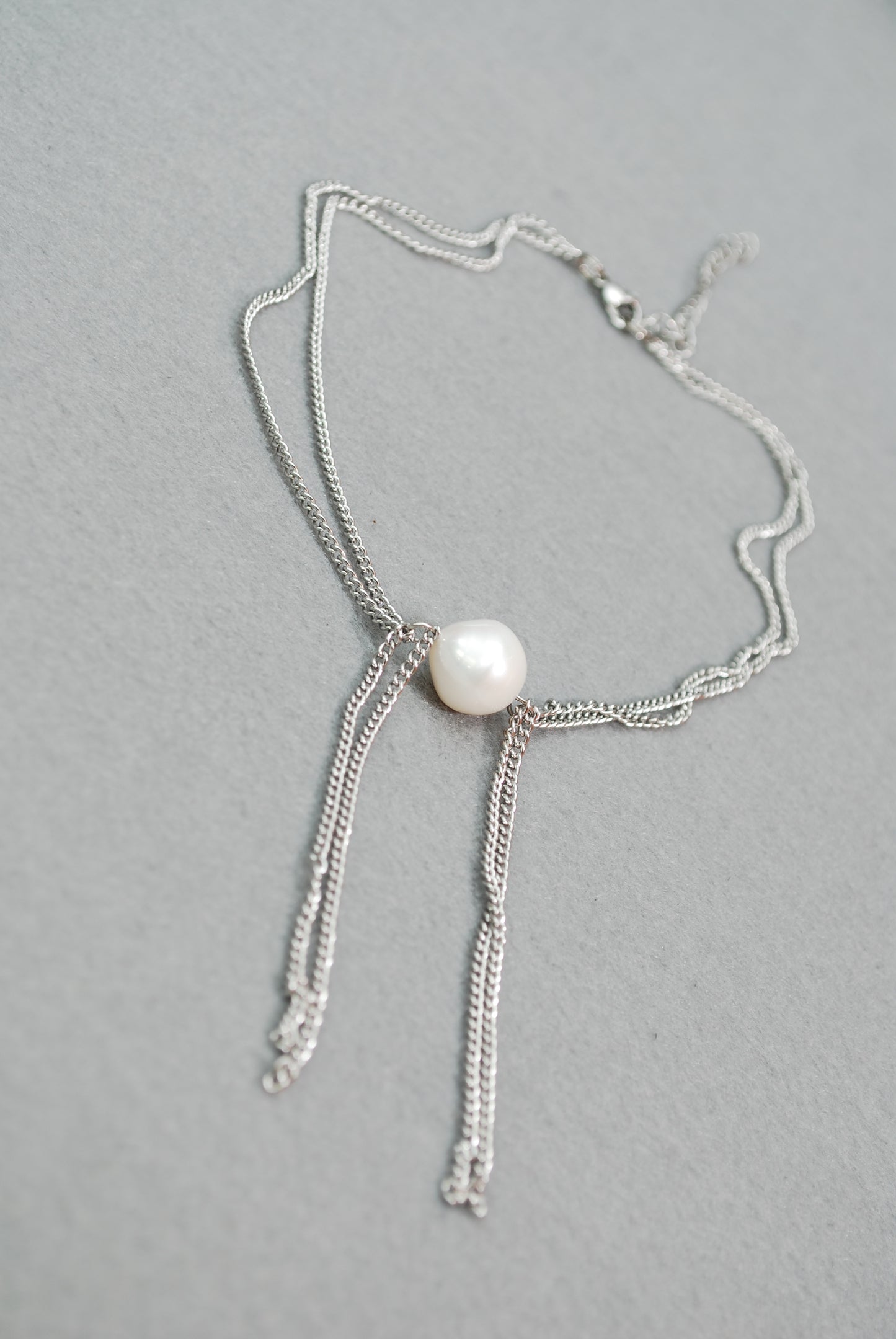 Minimalist Lariat Necklace with Pearl Drop