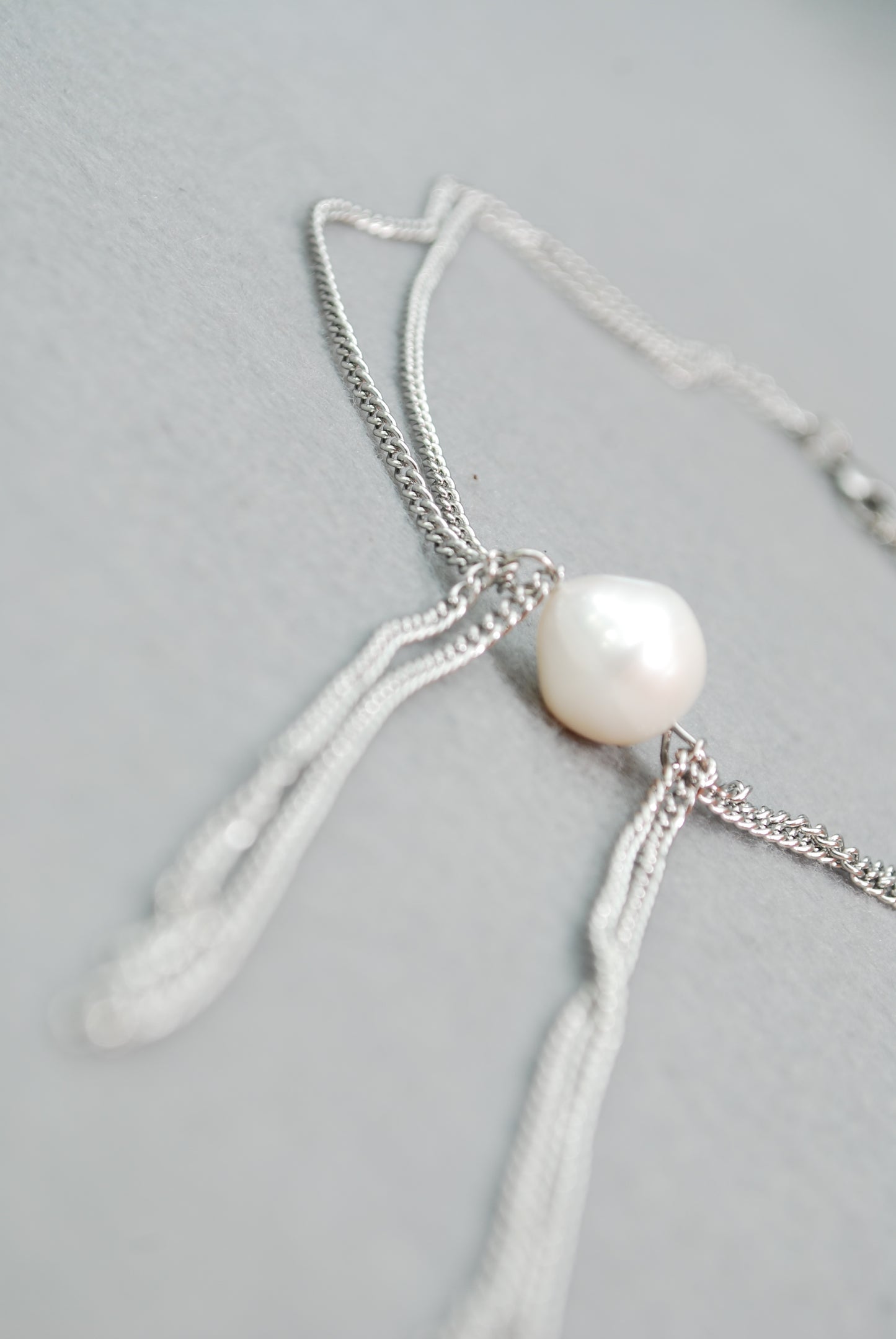 Minimalist Lariat Necklace with Pearl Drop
