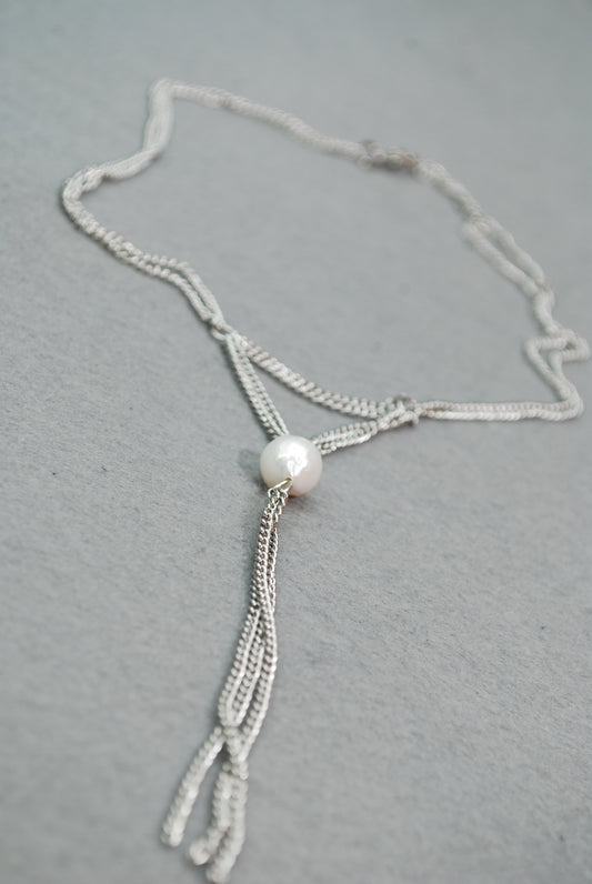 Minimalist Lariat Necklace with Pearl Accent