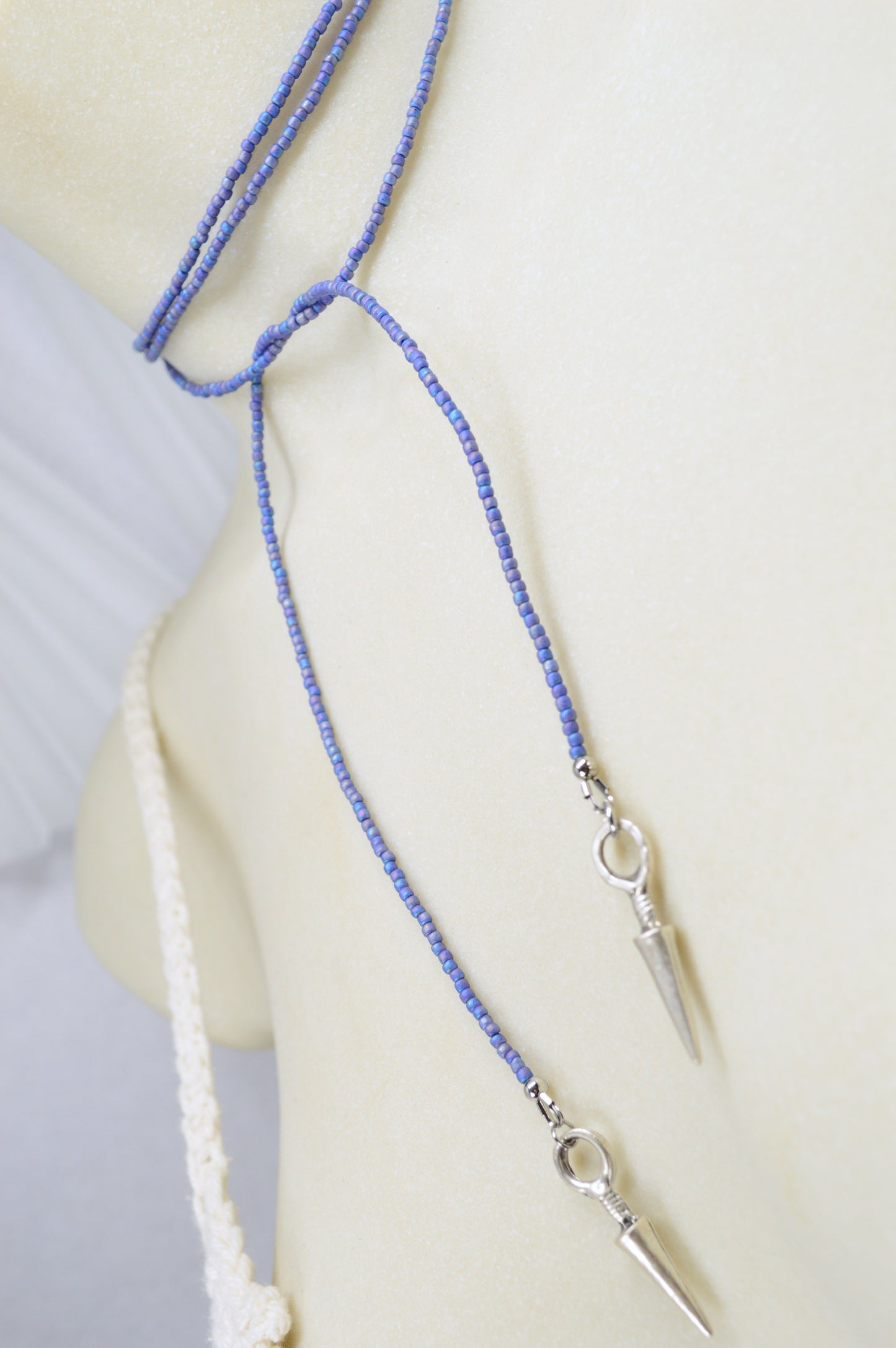 Collar lariat de cuentas azules, choker envolvente boho con colgante tipo spike de acero inoxidable
