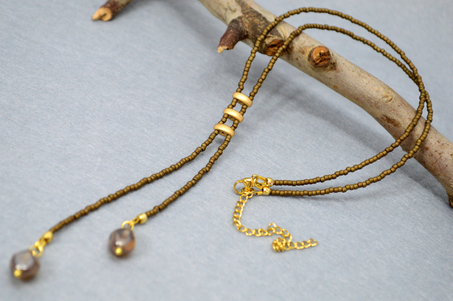 Collar lariat Smoky Amber – Collar tipo lazo de cuentas marrones
