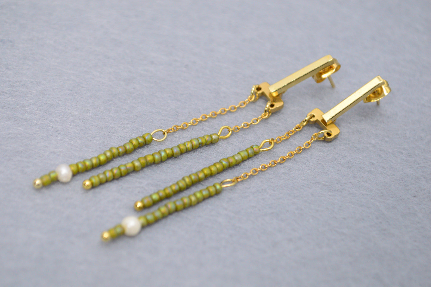 Olive Green Schmuckset – Perlen-Lariat-Halskette & Ohrringe
