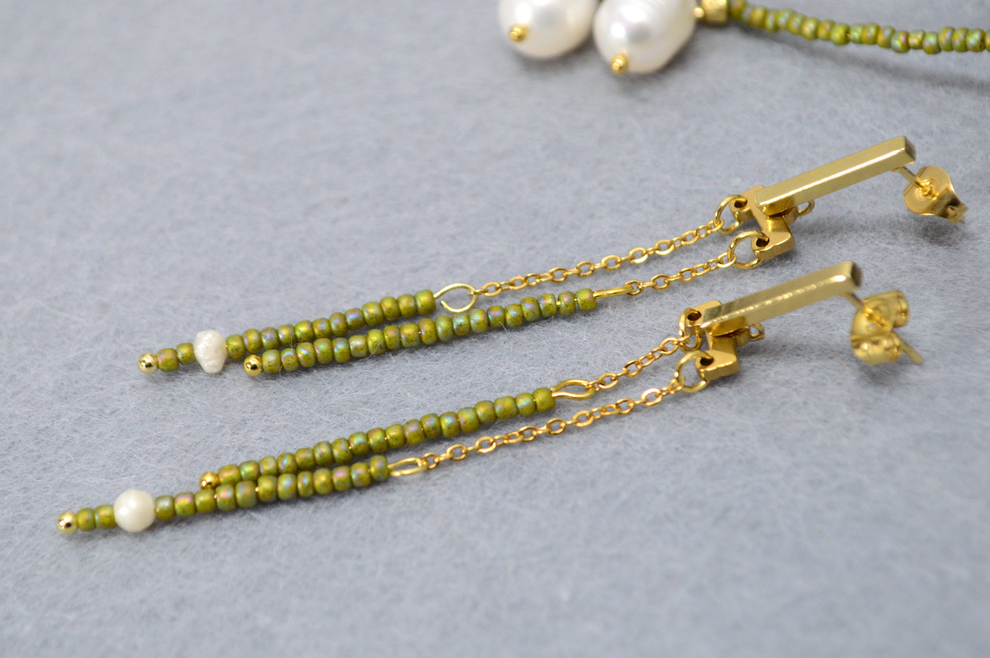 Olive Green Schmuckset – Perlen-Lariat-Halskette & Ohrringe
