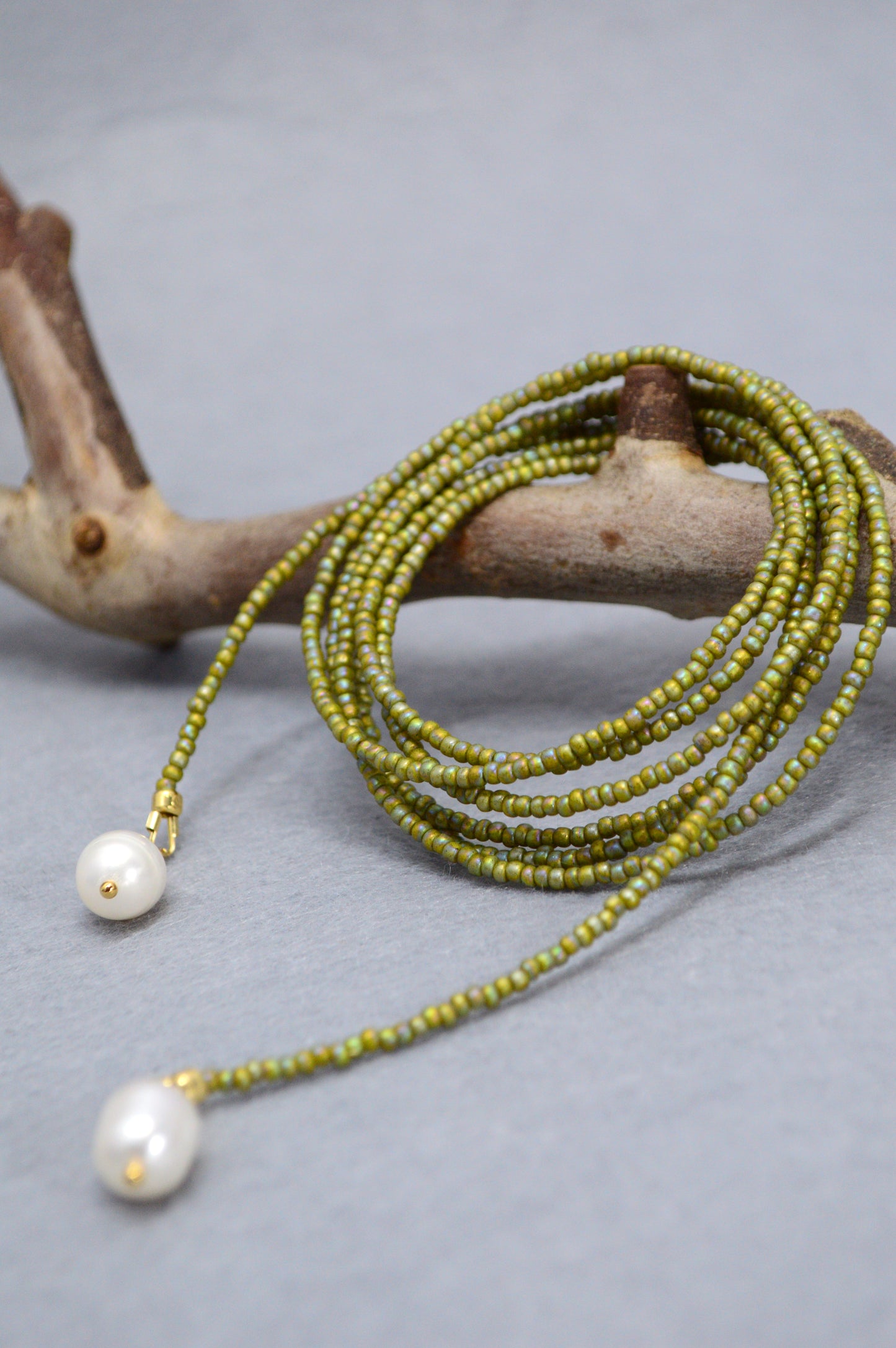 Collar lariat Fresh Wasabi – Collar tipo lazo de cuentas verdes con perlas
