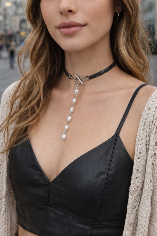 Choker de cuero con perla colgante