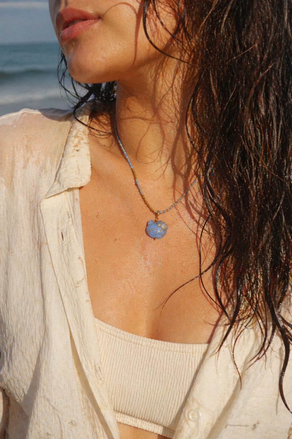 Collier avec pendentif chat – Choker en perles en 3 couleurs

