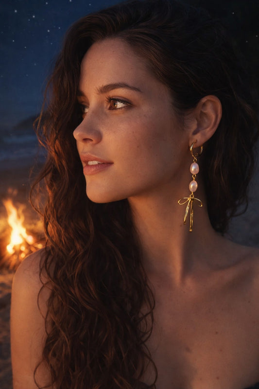 Goldene Perlen-Schleifen-Ohrringe – Süßwasserperlen-Dangles, elegantes Schleifendesign, 7,5 cm
