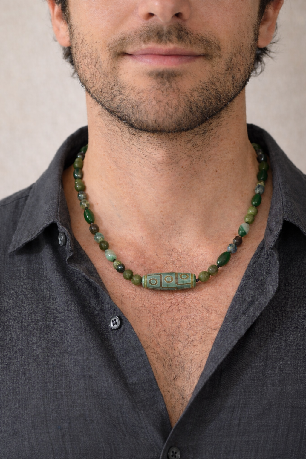 Collier en Agate Verte, Jade, Esmeralda et Perle Tibétaine Dzi – Bijou Bohème en Pierres de Guérison
