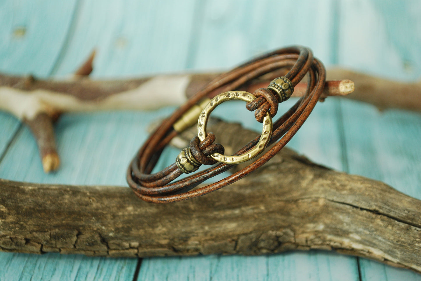 Boho-Chic Leather Bracelet with Bronze Ring and Magnetic Clasp - Unisex Fashion Accessory for Comfortable Wear