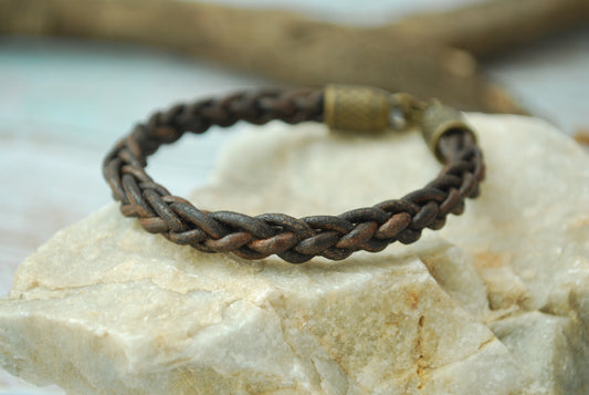 Braided leather cord bracelet, vintage brown color, unisex jewelry.