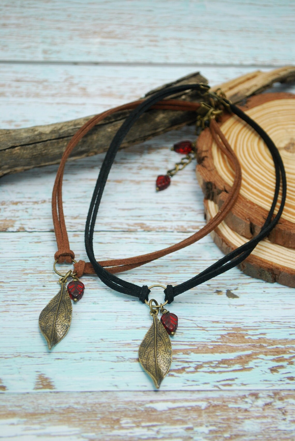 Leather leaf choker, exclusive Estibela deign, dark red beaded necklace