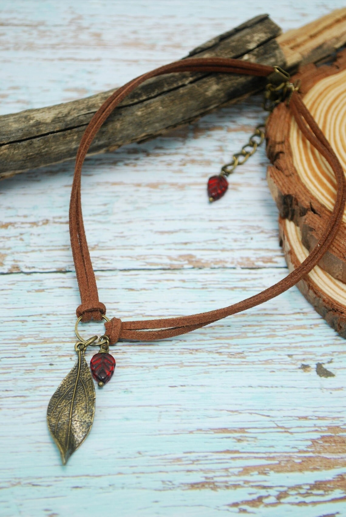 Leather leaf choker, exclusive Estibela deign, dark red beaded necklace