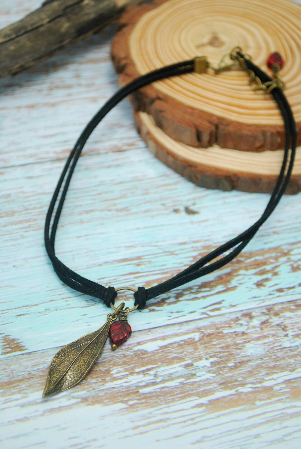 Leather leaf choker, exclusive Estibela deign, dark red beaded necklace