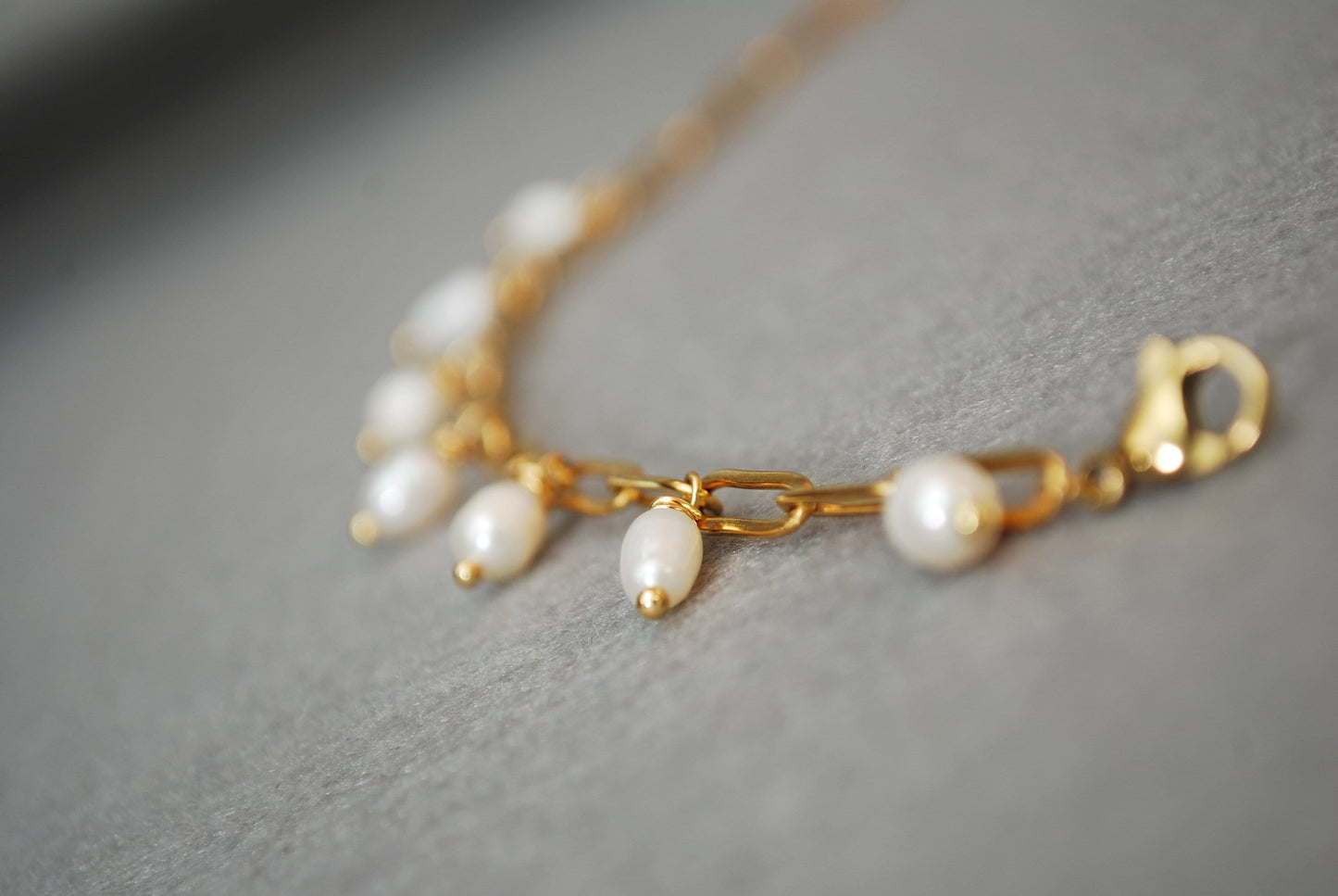 Freashpearl gold chain bracelet,  handmade bracelet, gift for woman, wedding bride