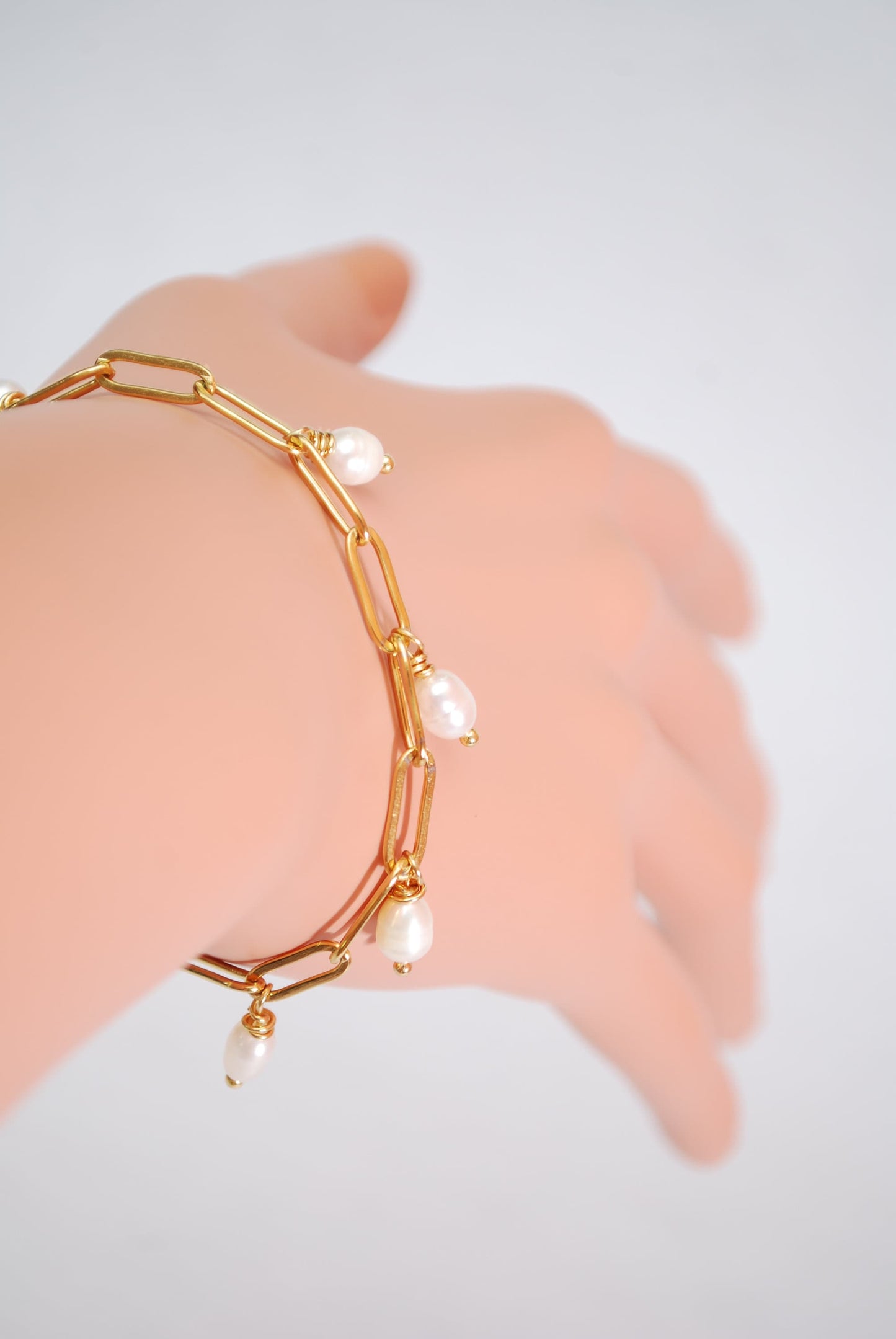 Freashpearl gold chain bracelet,  handmade bracelet, gift for woman, wedding bride