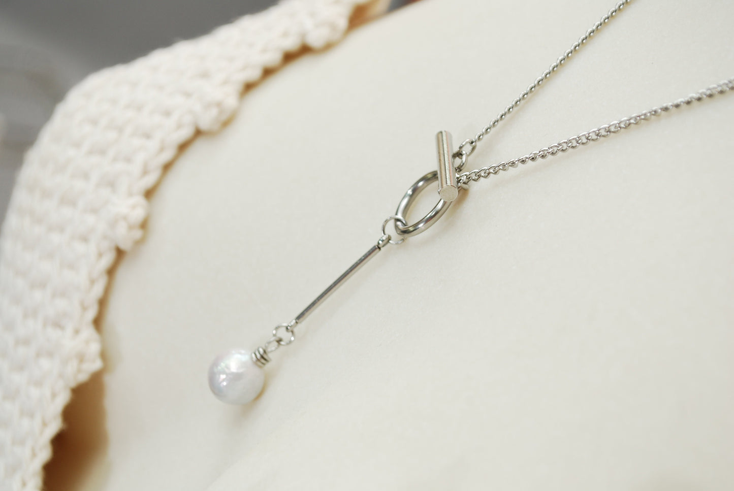 Minimalist Freshwater Pearl Necklace Choker with Stainless Steel Chain.