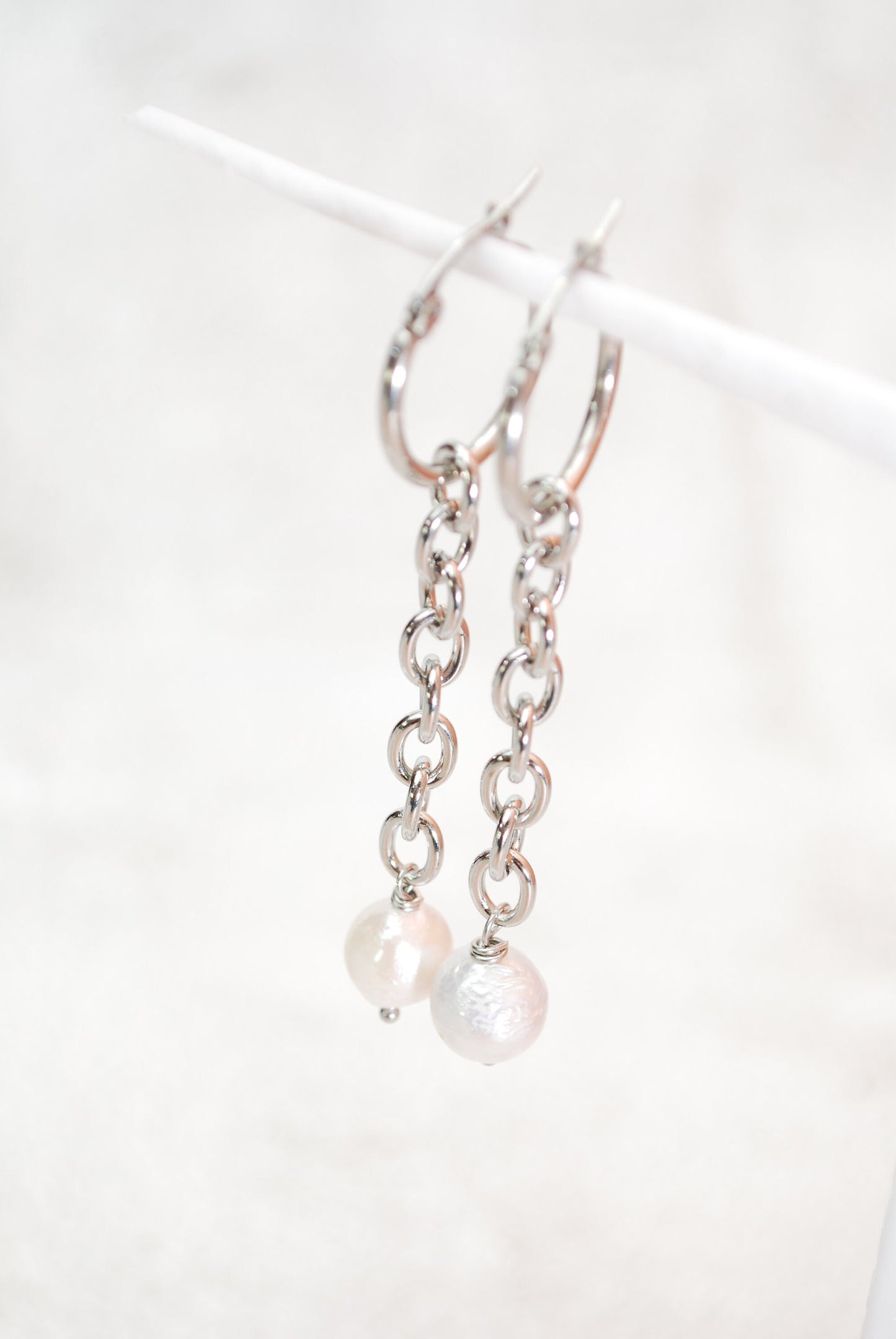 Massive stainless steel chain & freshwter pearl earrings, Big round hoop, 7cm - 2 2/3", Estibela