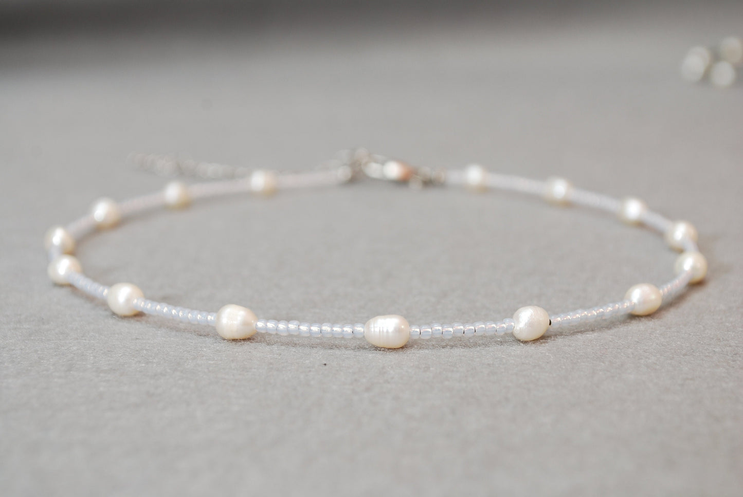 White minimalist seed beads & freshwater pearl beads choker, black - gray - white - pink - blue, 37cm 15"