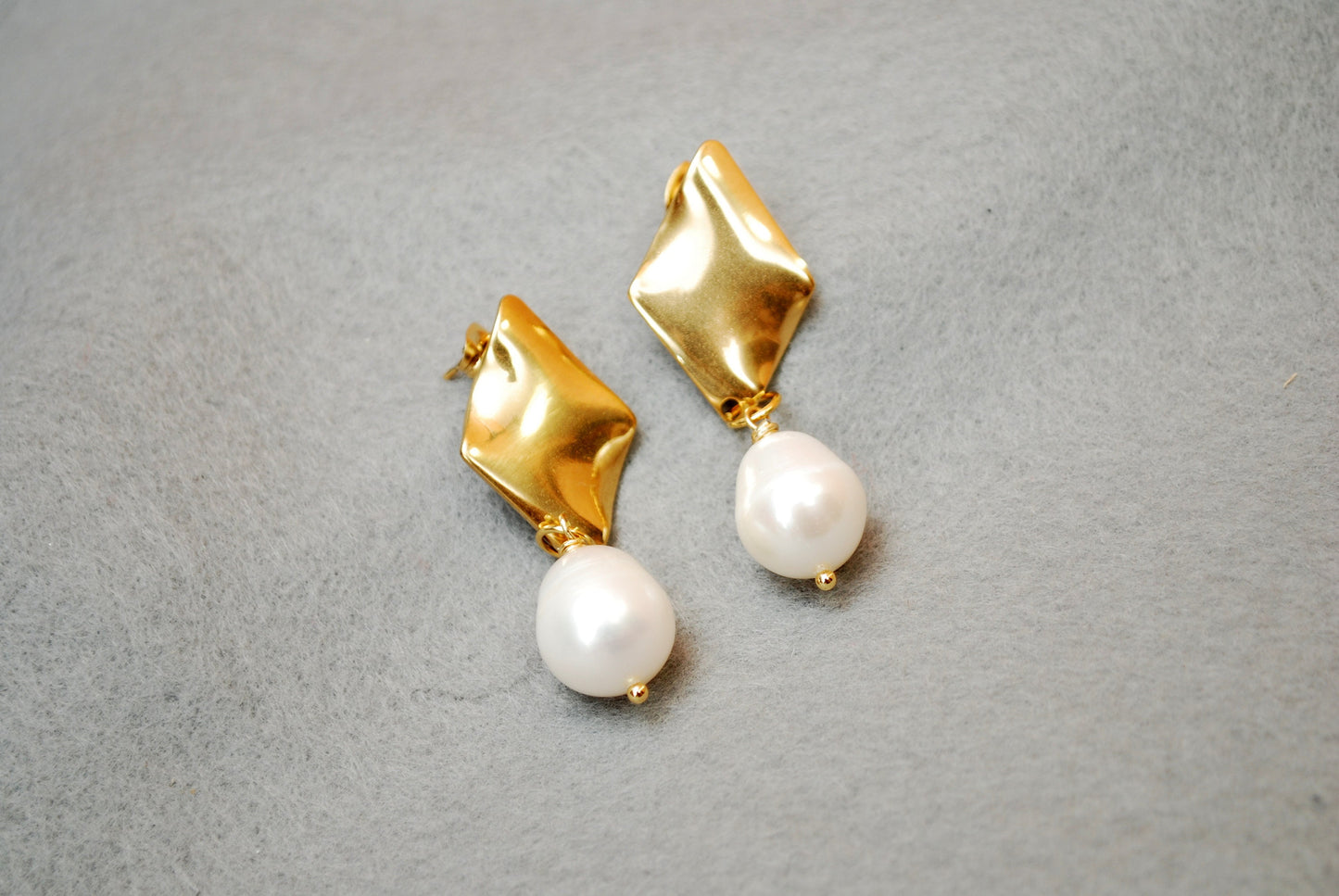 Chunky gold stainless steel earrings, Statement earrings with rhombus clasps", freshwater pearl earrings, Estibela design. 5cm - 2"