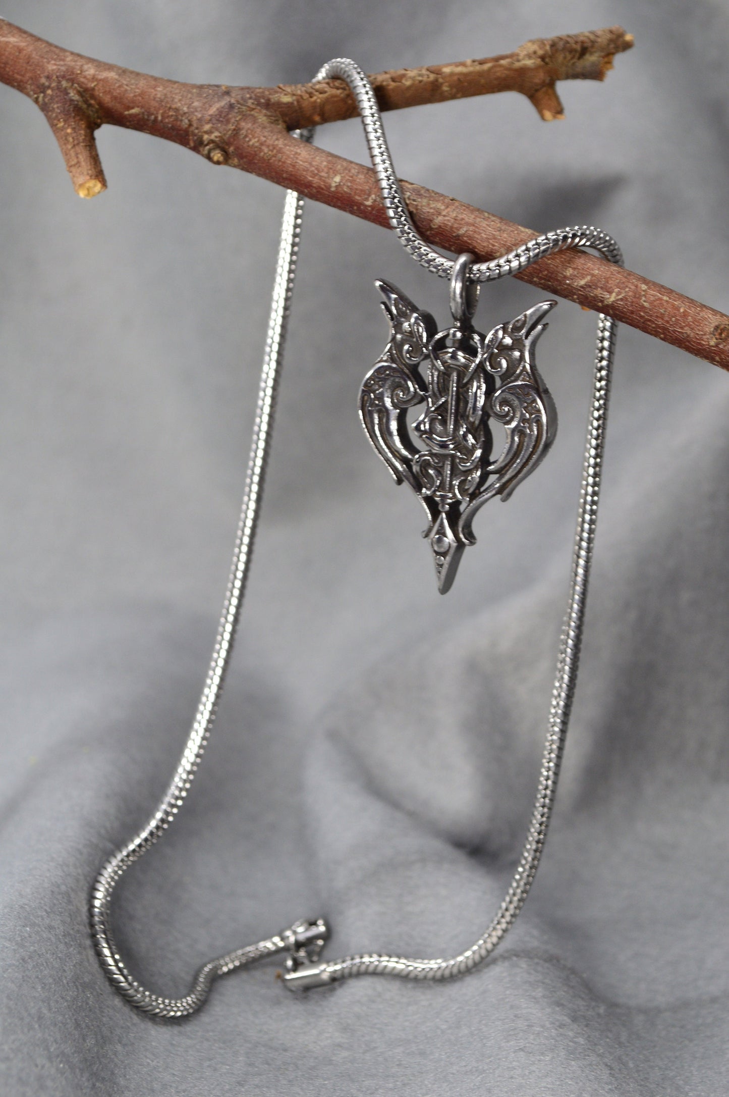 Raven Pendant Necklace - Urban Gothic Viking Style Jewelry for Men and Women - Statement Piece Inspired by Norse Mythology