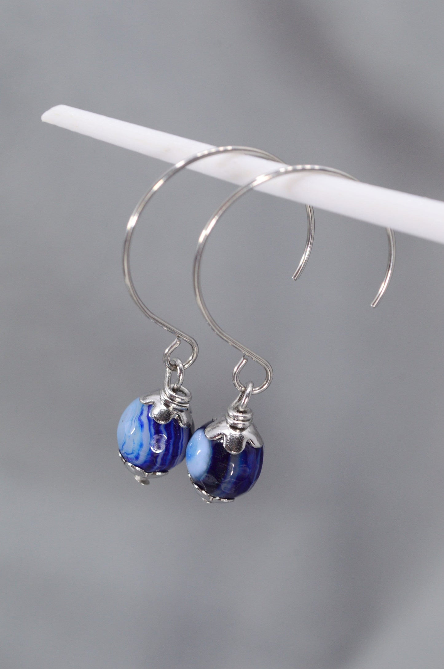 Minimalist Agate Bead Earrings: Elegant Summer Accessory. 3.5cm - 1.4". Estibela Design. Stainless steel hook.