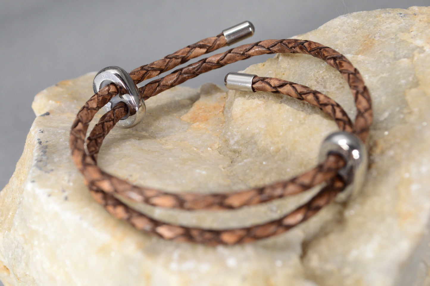 Handcrafted Braided Leather Bracelet with Stainless Steel Accents - Vintage Style. Adjustible length. Estibela