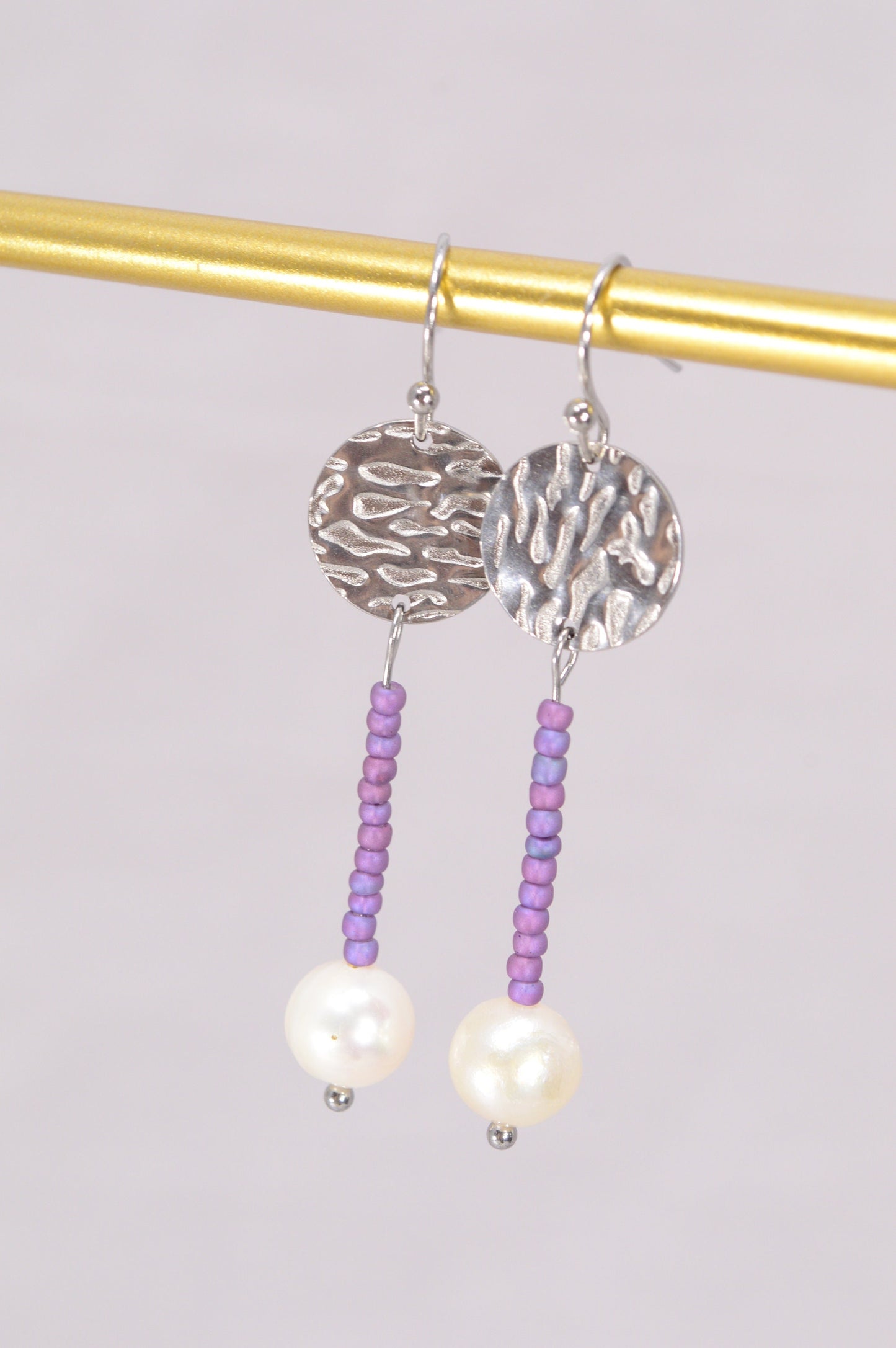 Seed beads, Freshwayer Pearl & Stainless steel Earrings, Boho-Chic Earrings. Unique delicate jewelry. 5cm - 2". Estibela design.