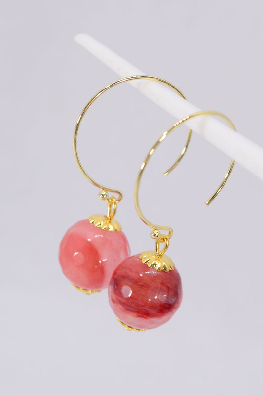 Large round earrings with natural agate. Round earrings with pink beads. Estibela design. 4cm - 1.5". Estibela Design. Stainless steel hook.