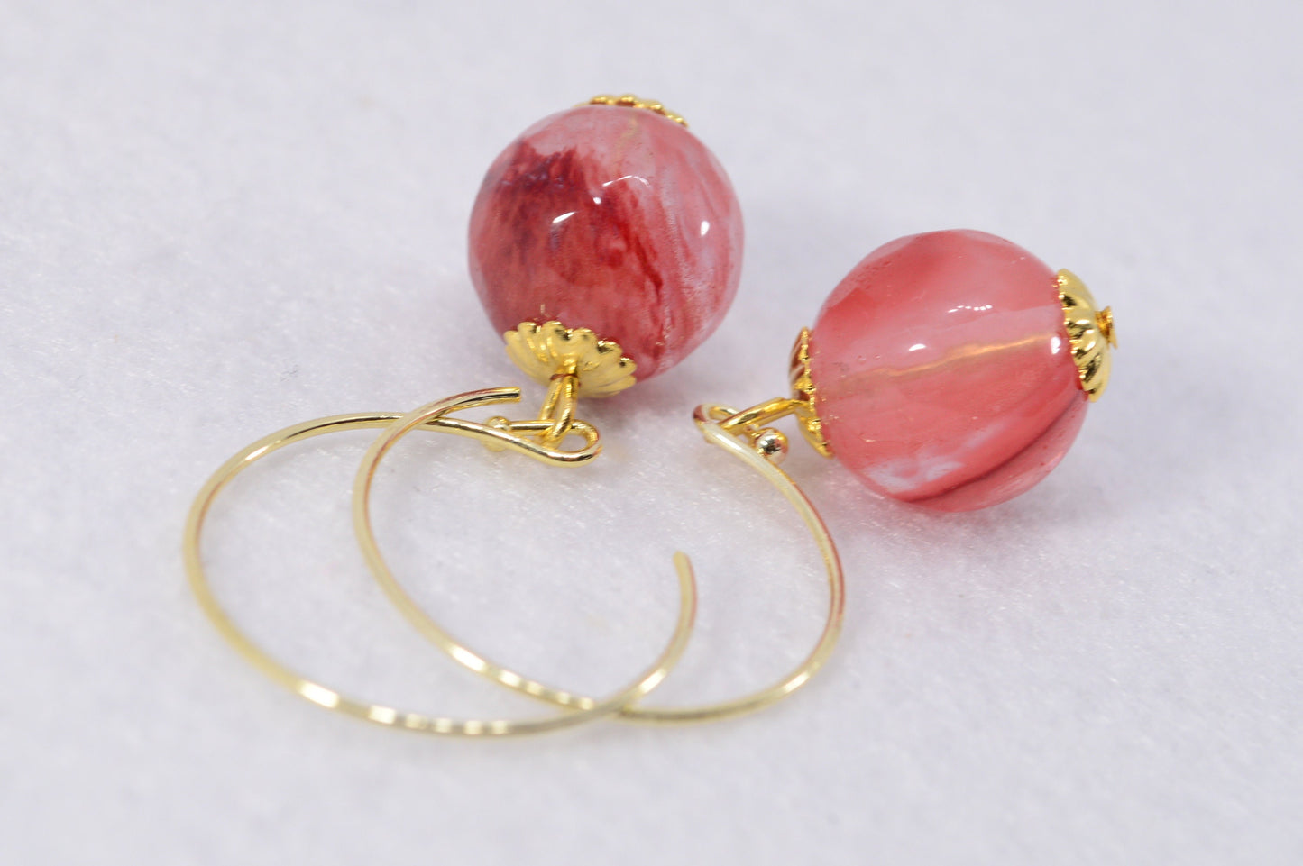 Large round earrings with natural agate. Round earrings with pink beads. Estibela design. 4cm - 1.5". Estibela Design. Stainless steel hook.