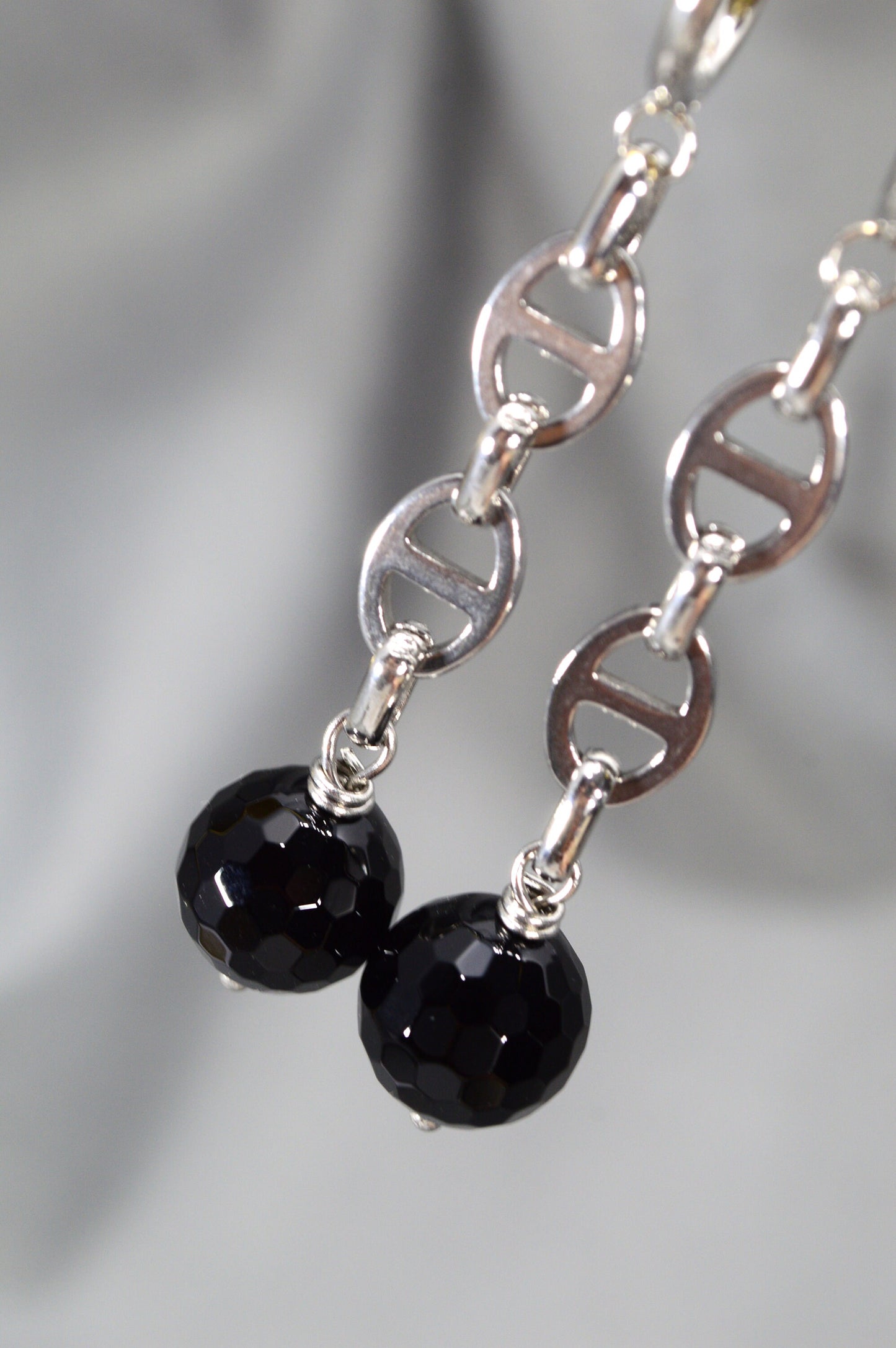 Black onyx earrings with unique Pig Snout Oval Chain Link. Sophisticated stainless steel dangle earrings. Estibela design. 6cm - 2.2"