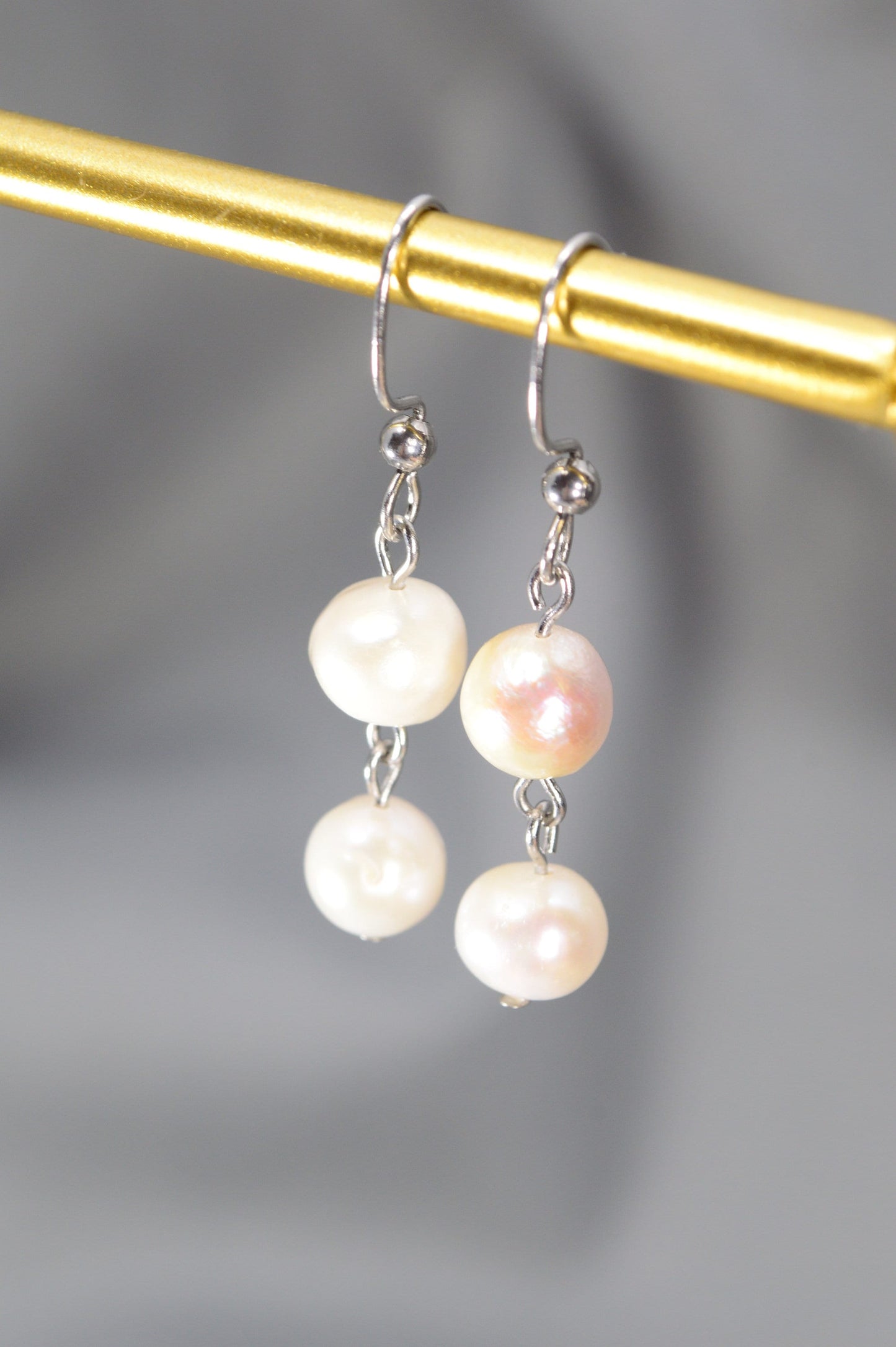 Boho Chic Freshwater PearlsEarings, Luxury Baroque Pearl Drops, Bridal Boho Pearl Earrings. Estibela design. 4cm - 1,6"