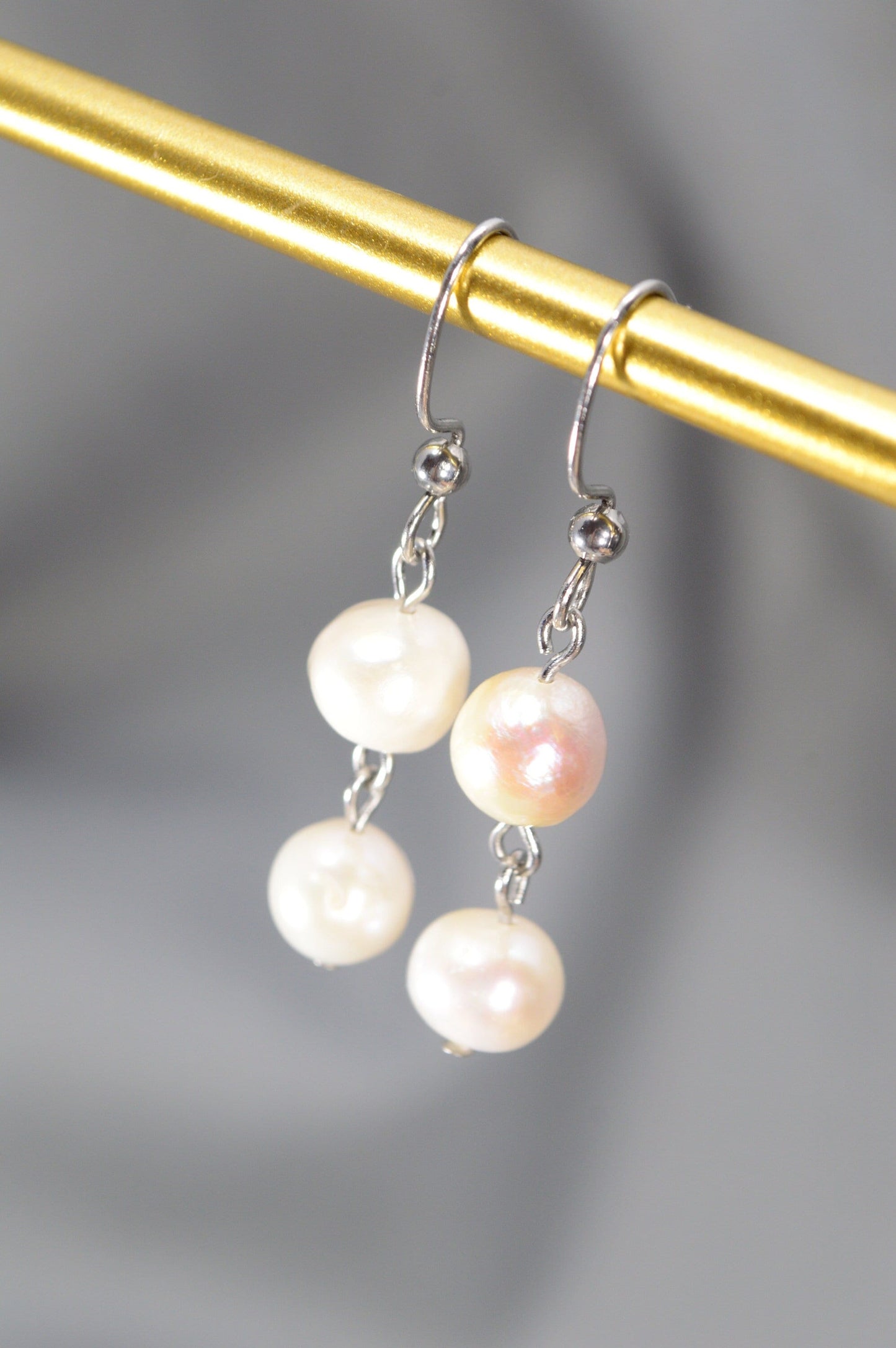 Boho Chic Freshwater PearlsEarings, Luxury Baroque Pearl Drops, Bridal Boho Pearl Earrings. Estibela design. 4cm - 1,6"