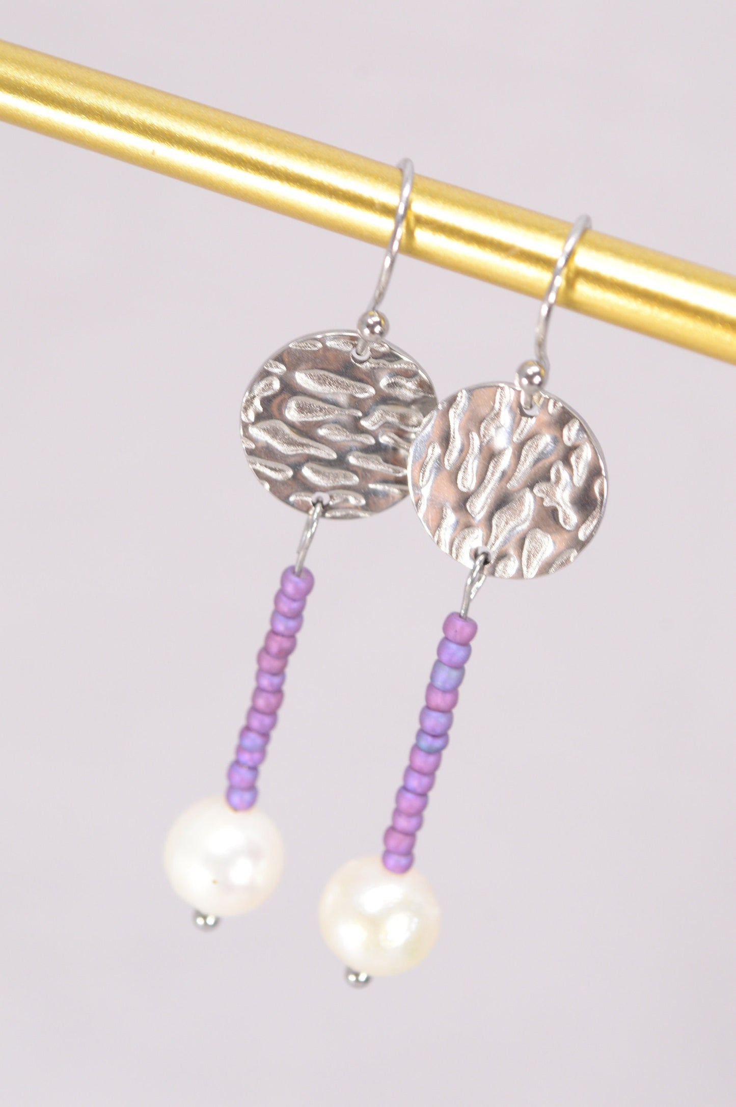 Seed beads, Freshwayer Pearl & Stainless steel Earrings, Boho-Chic Earrings. Unique delicate jewelry. 5cm - 2". Estibela design.