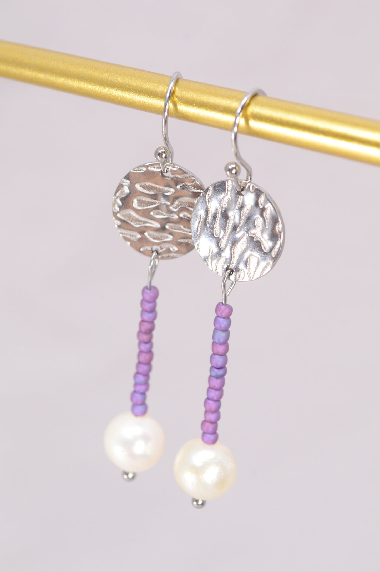 Seed beads, Freshwayer Pearl & Stainless steel Earrings, Boho-Chic Earrings. Unique delicate jewelry. 5cm - 2". Estibela design.