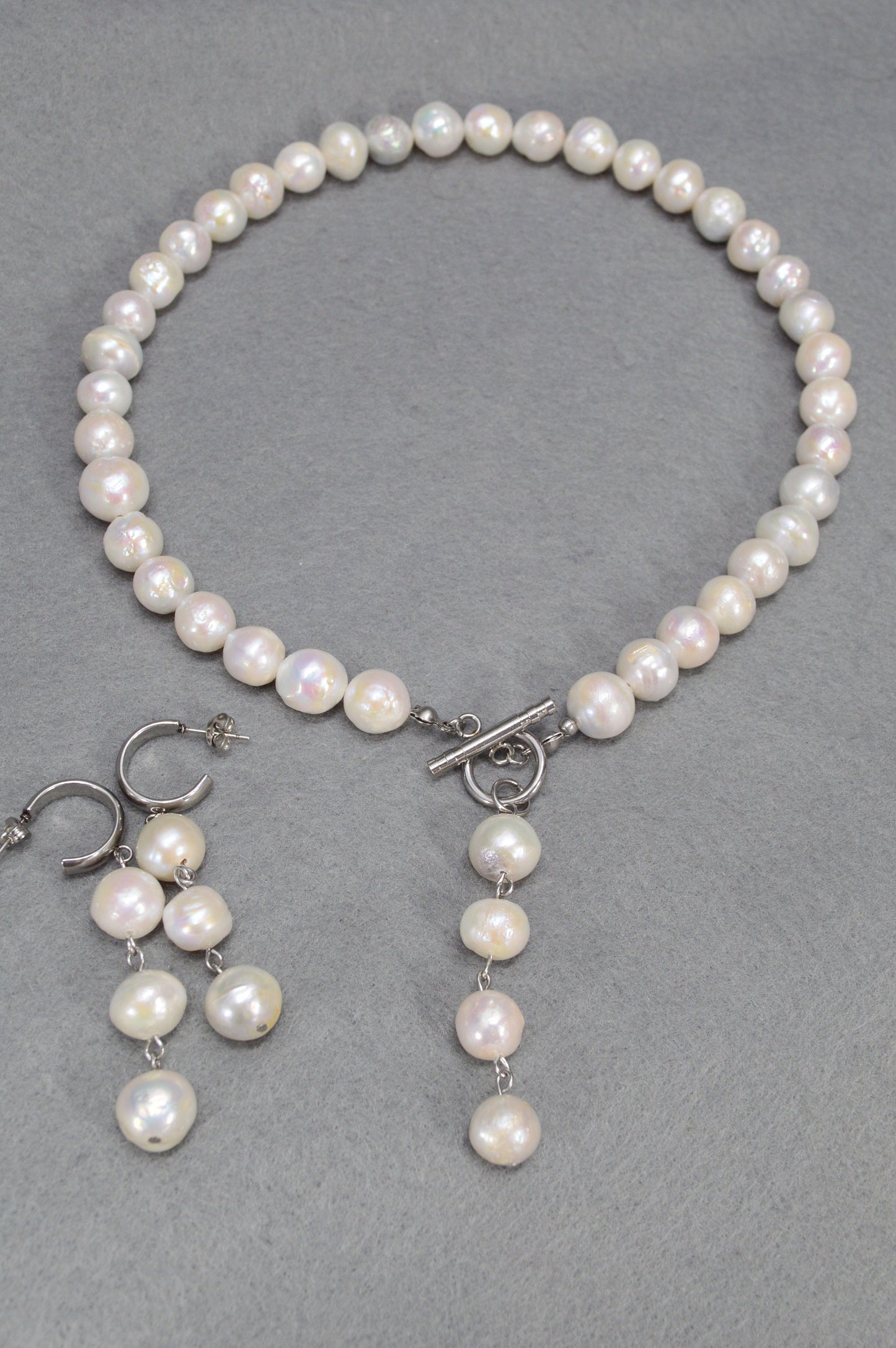 Baroque pearl Y necklace, freshwater pearl jewelry set by Estibela design, toggle pearl necklace. Classic boho Ibiza necklace.