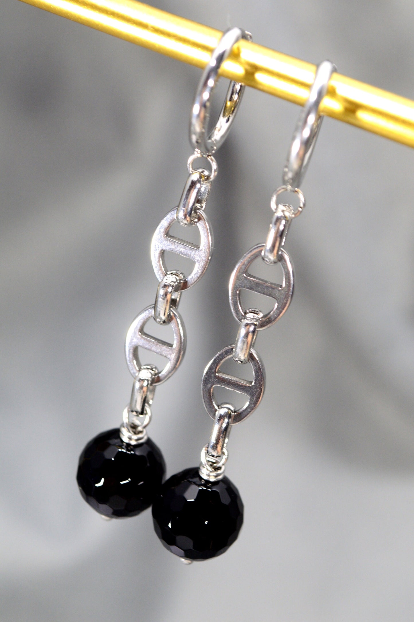 Black onyx earrings with unique Pig Snout Oval Chain Link. Sophisticated stainless steel dangle earrings. Estibela design. 6cm - 2.2"